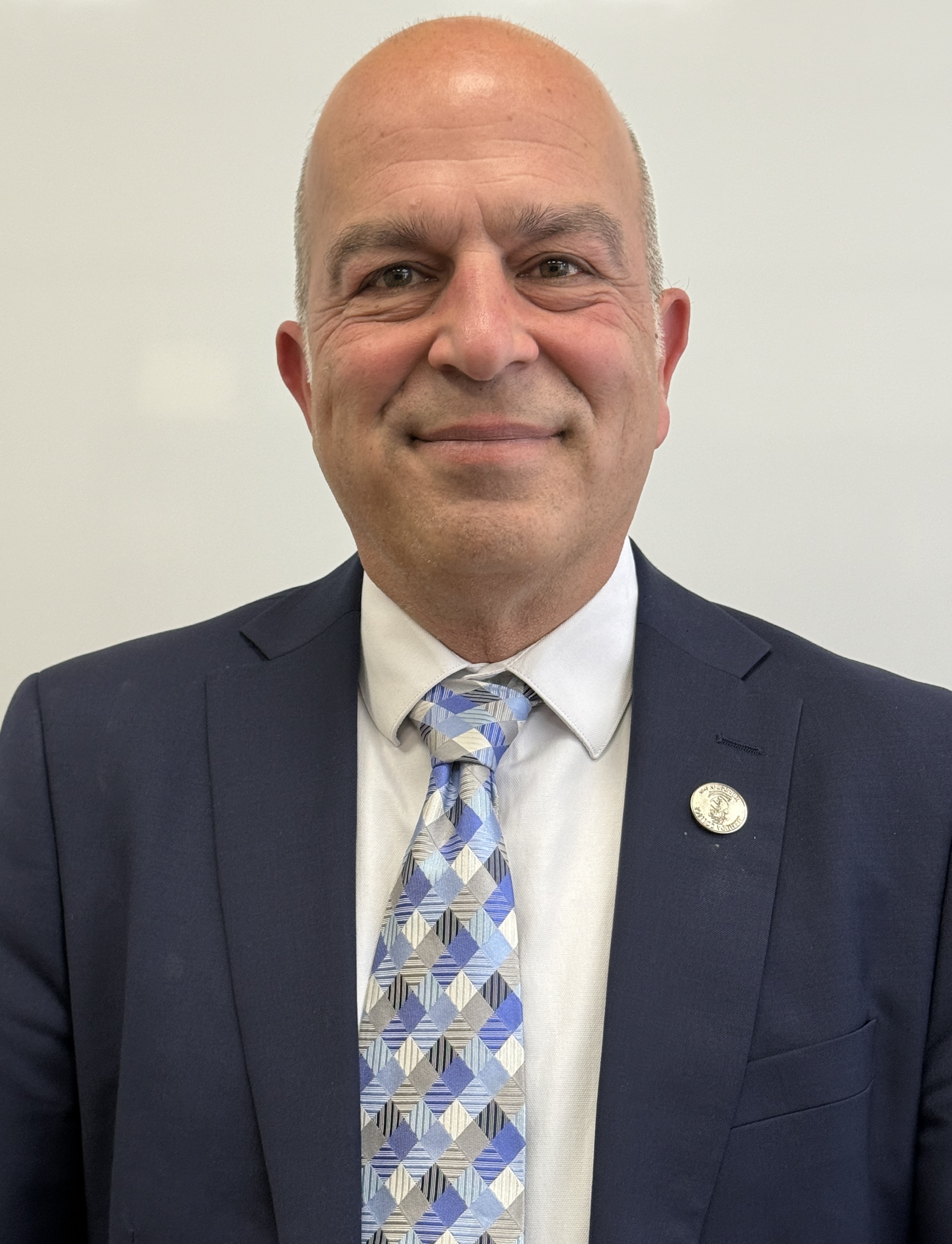 Dr. Ali Arouzi
